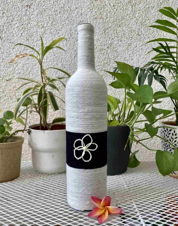 Hand-crafted-yarn-bottle-vase-white-black
