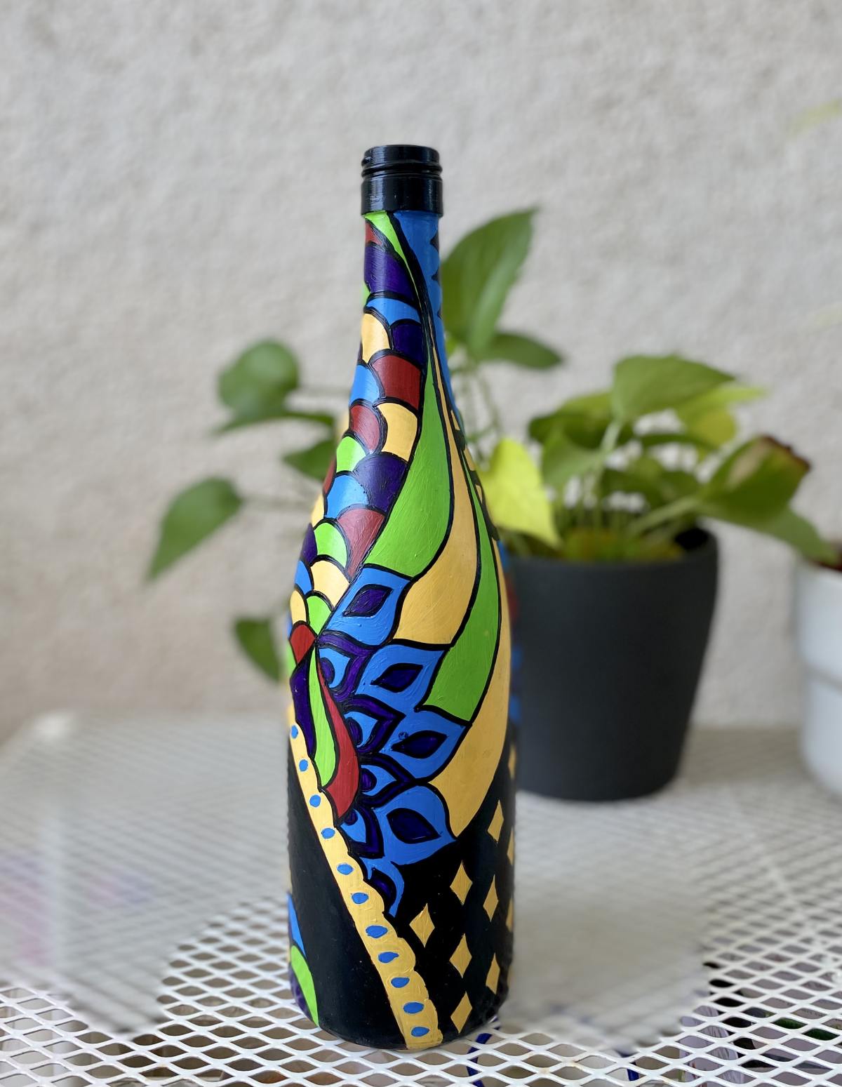 Intens skylle Falde sammen Hand Painted Glass Bottle Vase - Multi colored design | imagicArt